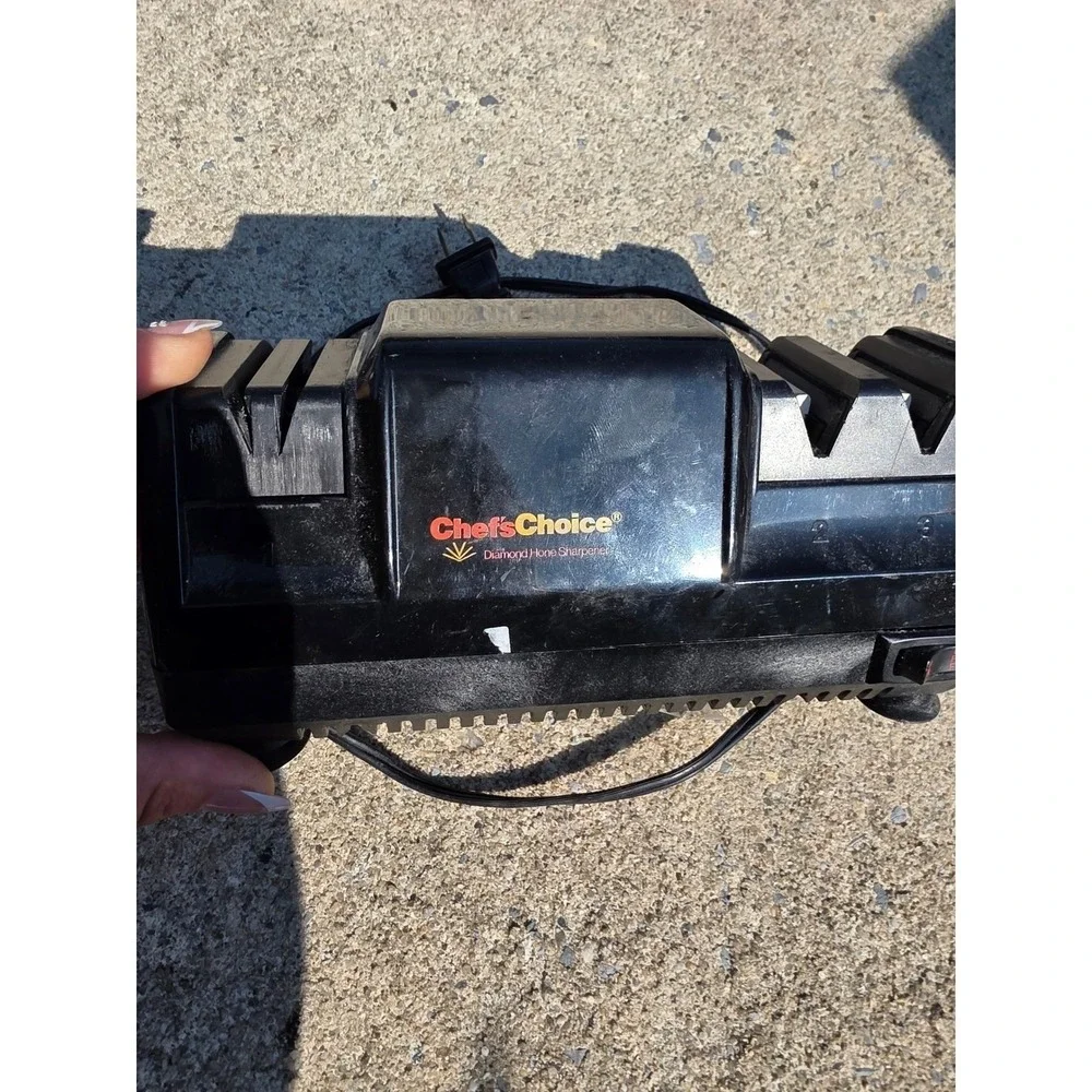 Chefs Choice Diamond Hone Sharpener Model 100 Electric Knife Sharpener Black‎